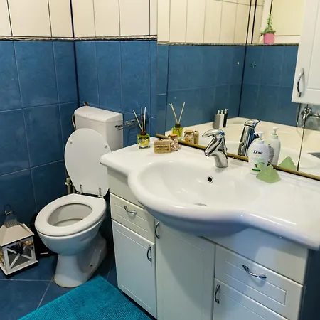 Lovely With Balcony Bucarest