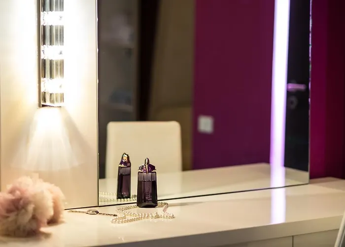 アパート Lovely With Balcony ブカレスト