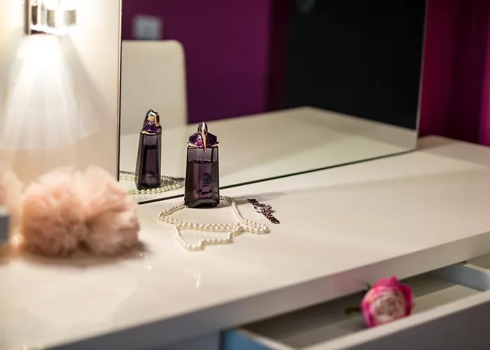 Lovely With Balcony アパート